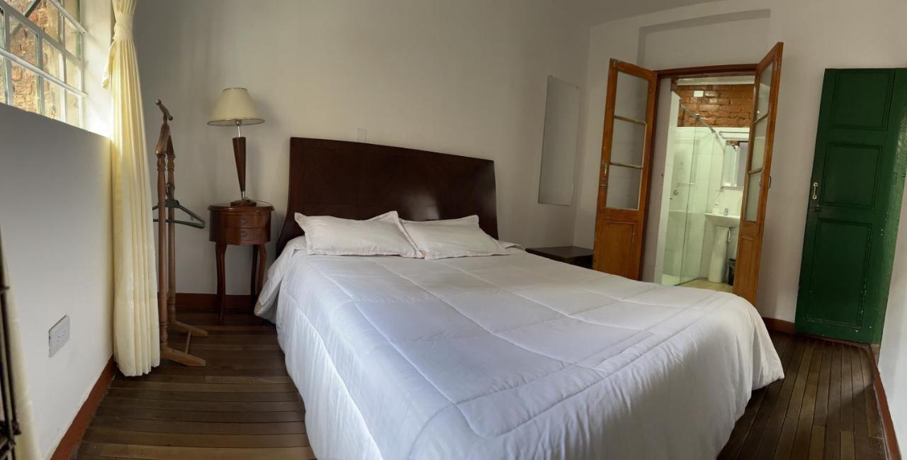 Casa De Lourdes - La Candelaria โบโกตา ภายนอก รูปภาพ