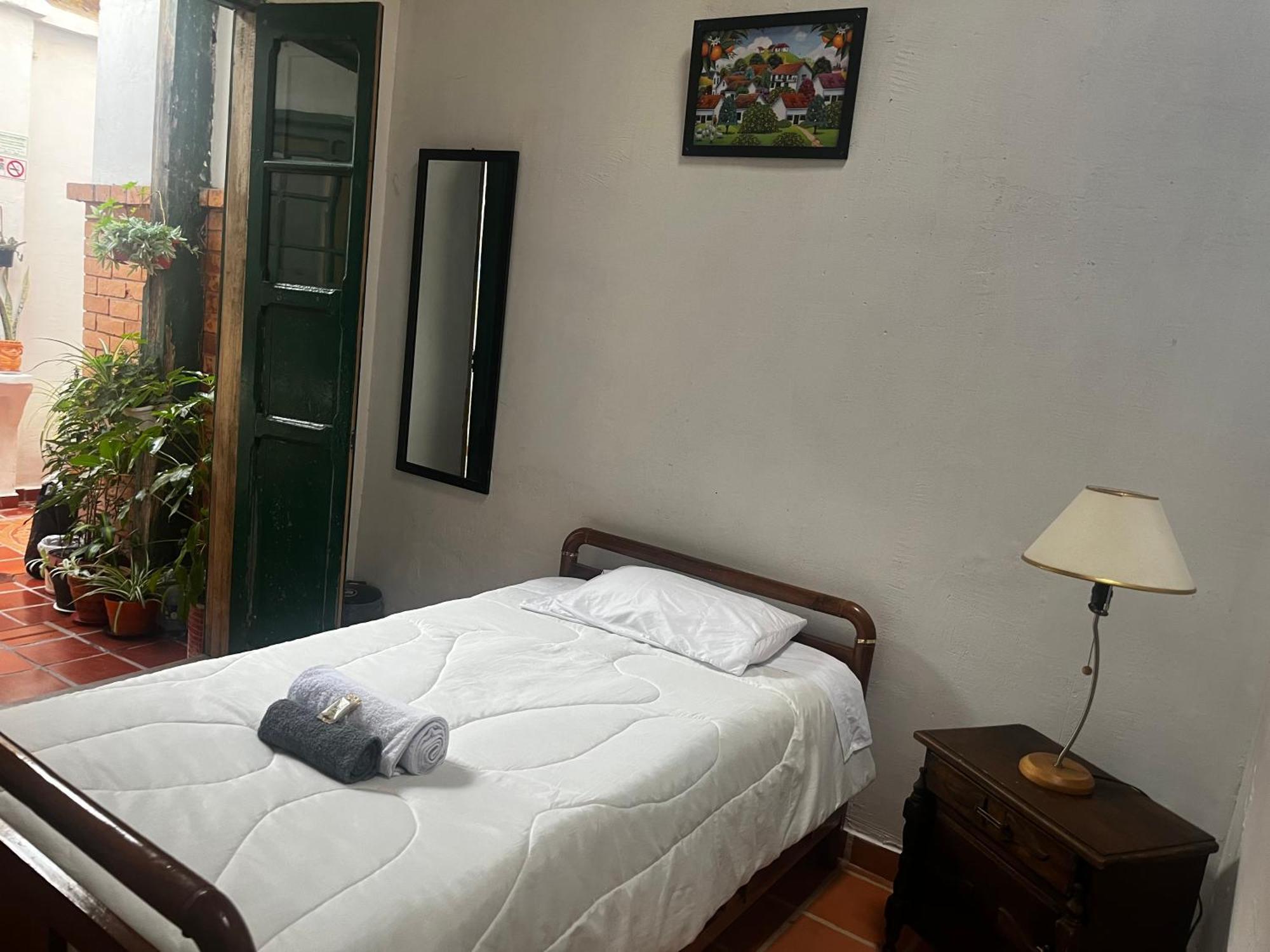 Casa De Lourdes - La Candelaria โบโกตา ภายนอก รูปภาพ